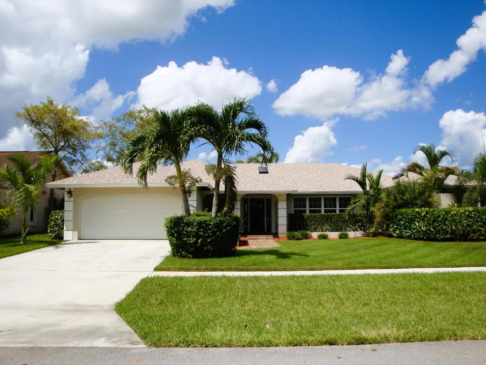 Unit for sale at 14519 Larkspur Lane, Wellington, FL 33414