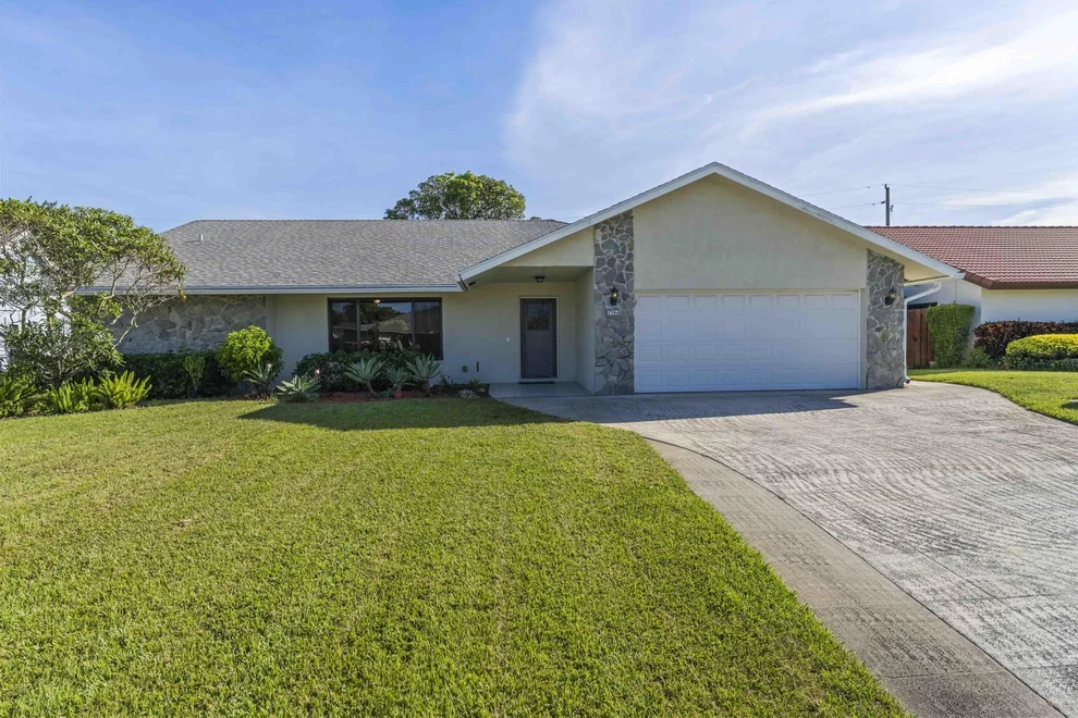 Unit for sale at 7744 Nemec Drive S, Lake Clarke Shores, FL 33406