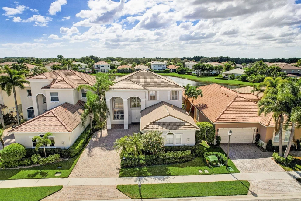 Unit for sale at 120 Via Condado Way, Palm Beach Gardens, FL 33418