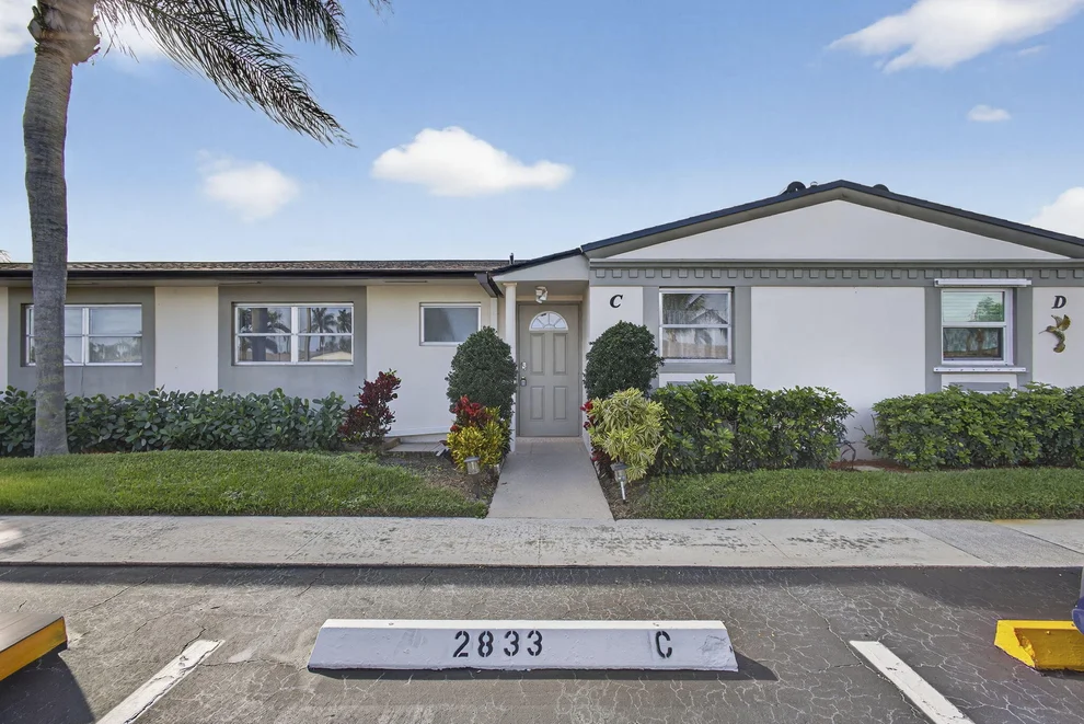Unit for sale at 2833 Crosley Drive W, West Palm Beach, FL 33415