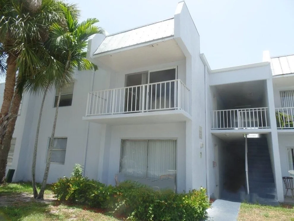 Unit for sale at 411 Executive Center Drive, West Palm Beach, FL 33401