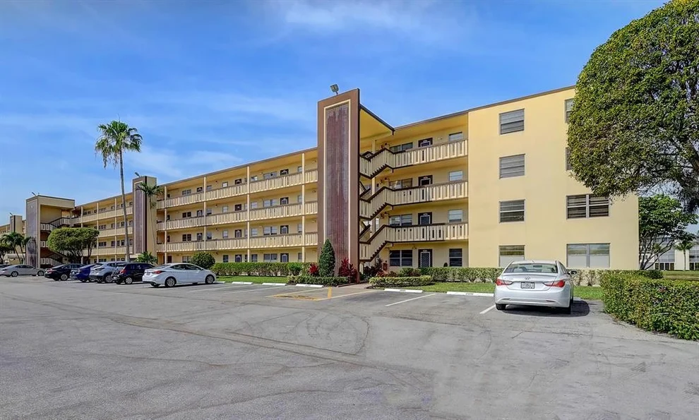 Unit for sale at 3082 Wolverton E, Boca Raton, FL 33434