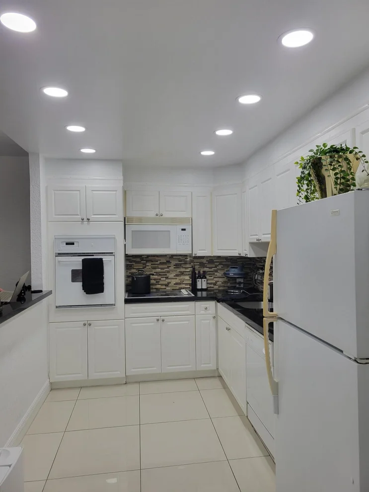 Unit for sale at 19370 Collins Avenue, Sunny Isles Beach, FL 33160