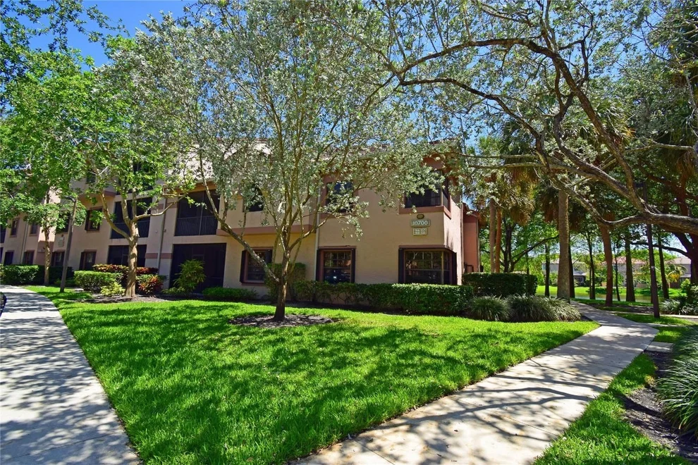 Unit for sale at 10700 NW 14th Street, Plantation, FL 33322