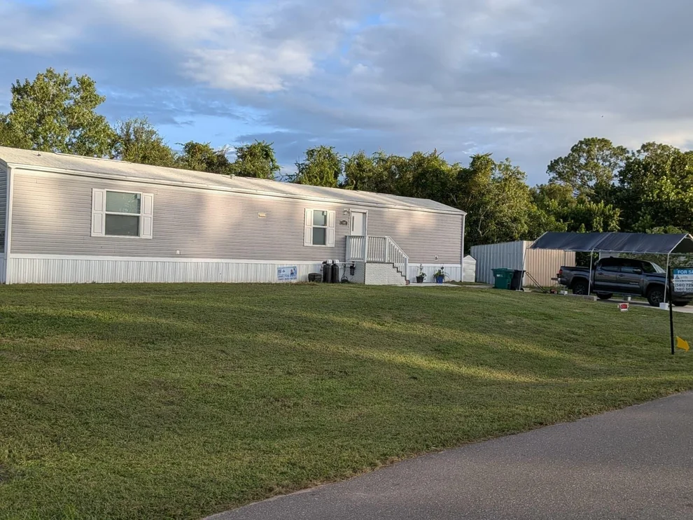 Unit for sale at 5945 SE 95th Trail Trail, Okeechobee, FL 34974