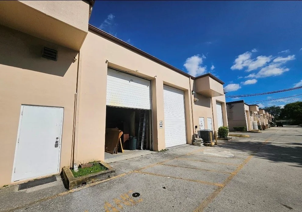 Unit for sale at 2041 SW 70th Avenue, Davie, FL 33317