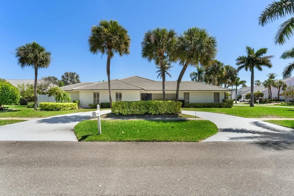 Unit for sale at 108 Pegasus Drive, Jupiter, FL 33477