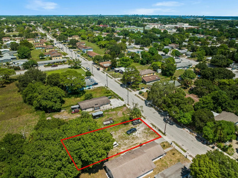 Unit for sale at 703 N 23rd Street, Fort Pierce, FL 34950