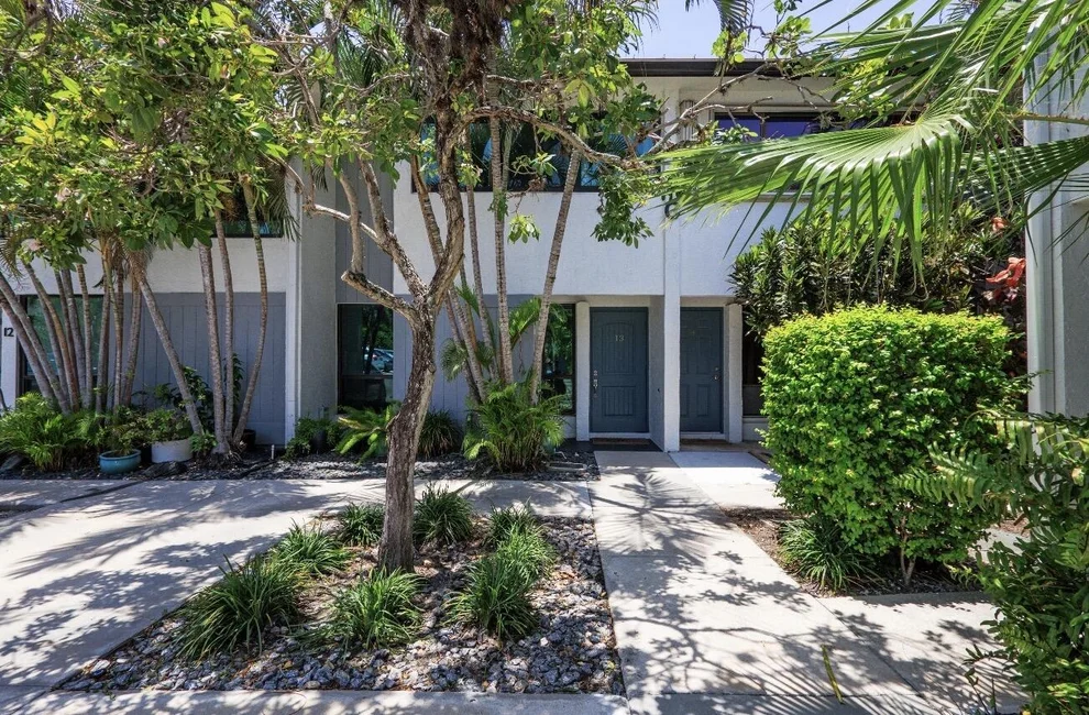 Unit for sale at 3900 NE 18TH Avenue, Oakland Park, FL 33334