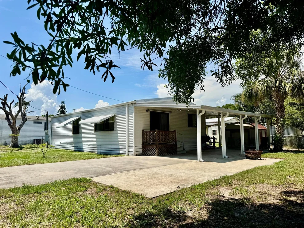 Unit for sale at 9313 SE 61st Drive, Okeechobee, FL 34974