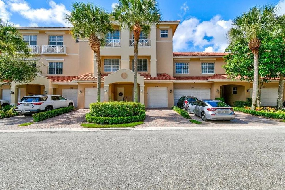 Unit for sale at 4583 Artesa Way S, Palm Beach Gardens, FL 33418