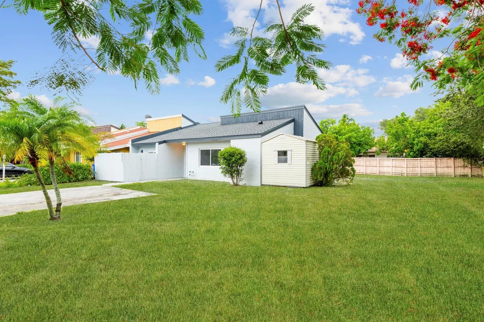 Unit for sale at 6993 NW 29th Way, Fort Lauderdale, FL 33309