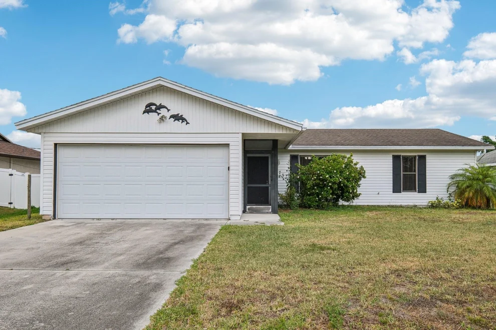 Unit for sale at 173 SW Starfish Avenue, Port St Lucie, FL 34984