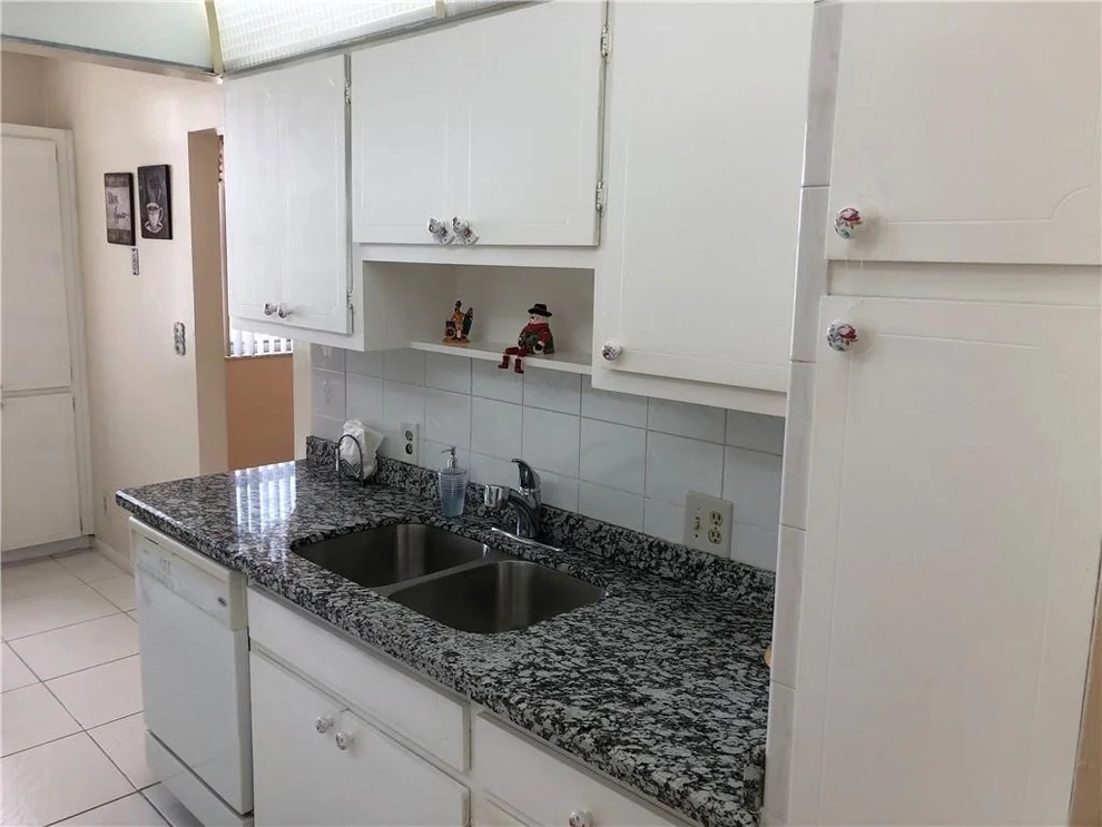 Unit for sale at 4330 Hillcrest Drive, Hollywood, FL 33021