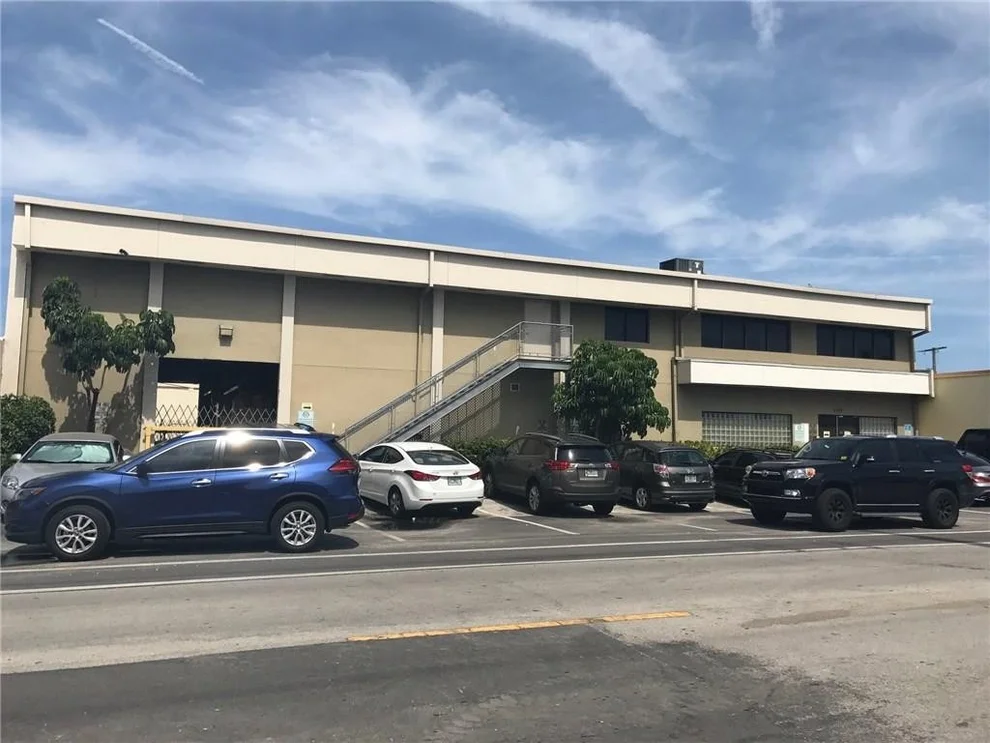 Unit for sale at 4050 NE 6th Avenue, Oakland Park, FL 33334