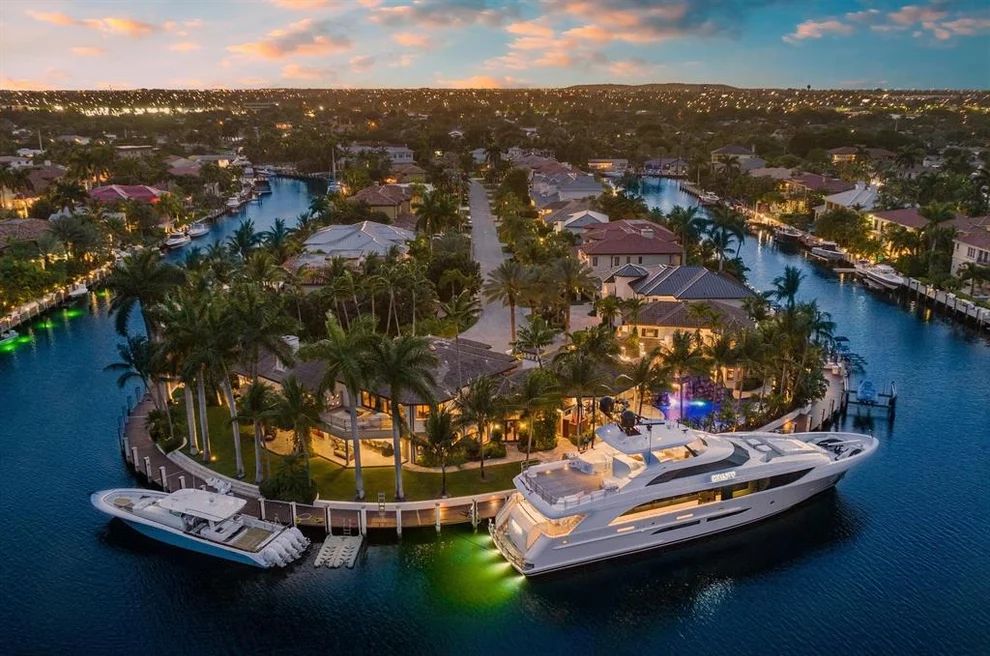 Unit for sale at 2388 NE 30th Court, Lighthouse Point, FL 33064