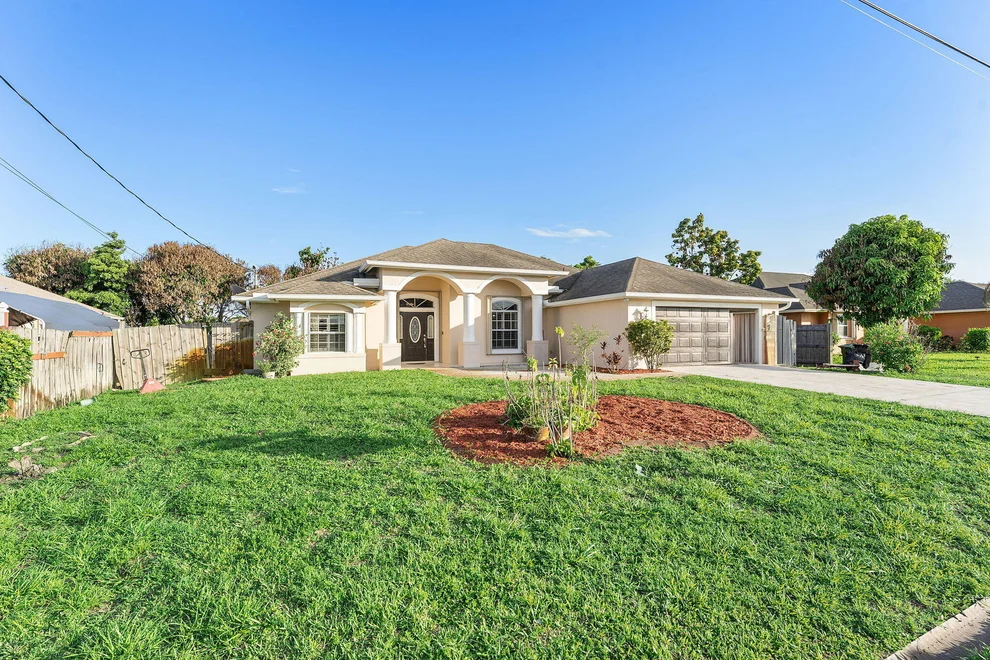 Unit for sale at 534 SW Halifax Avenue, Port St Lucie, FL 34953