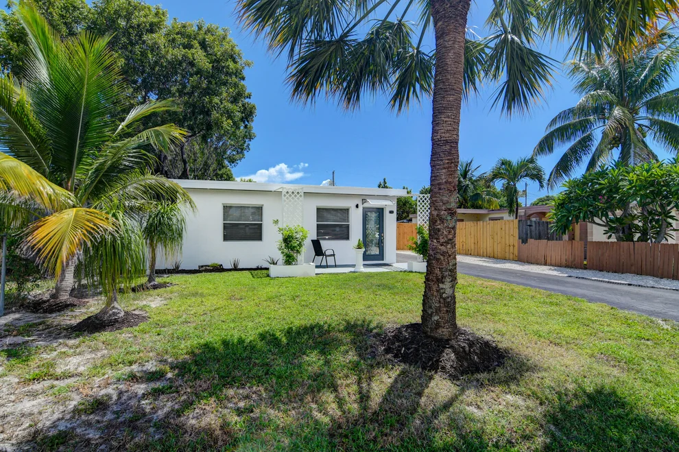 Unit for sale at 722 N 8th Street, Lantana, FL 33462