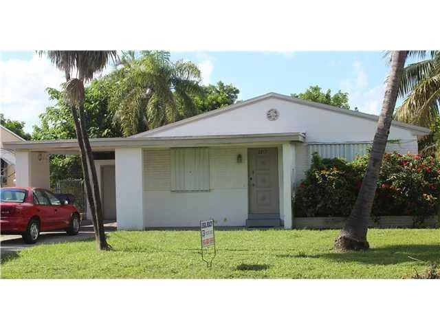 Unit for sale at 2217 Grant Street, Hollywood, FL 33020
