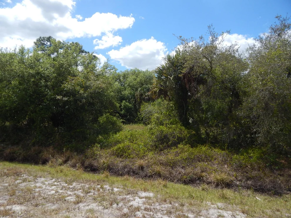 Unit for sale at 570 S Olivo Street, Clewiston, FL 33440