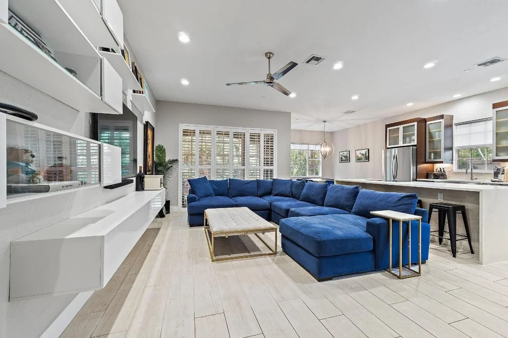 Unit for sale at 5119 Artesa Way W, Palm Beach Gardens, FL 33418