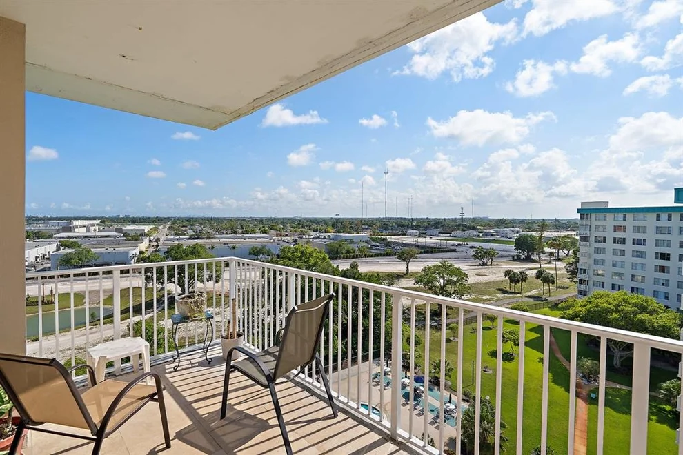 Unit for sale at 4200 Hillcrest Drive, Hollywood, FL 33021