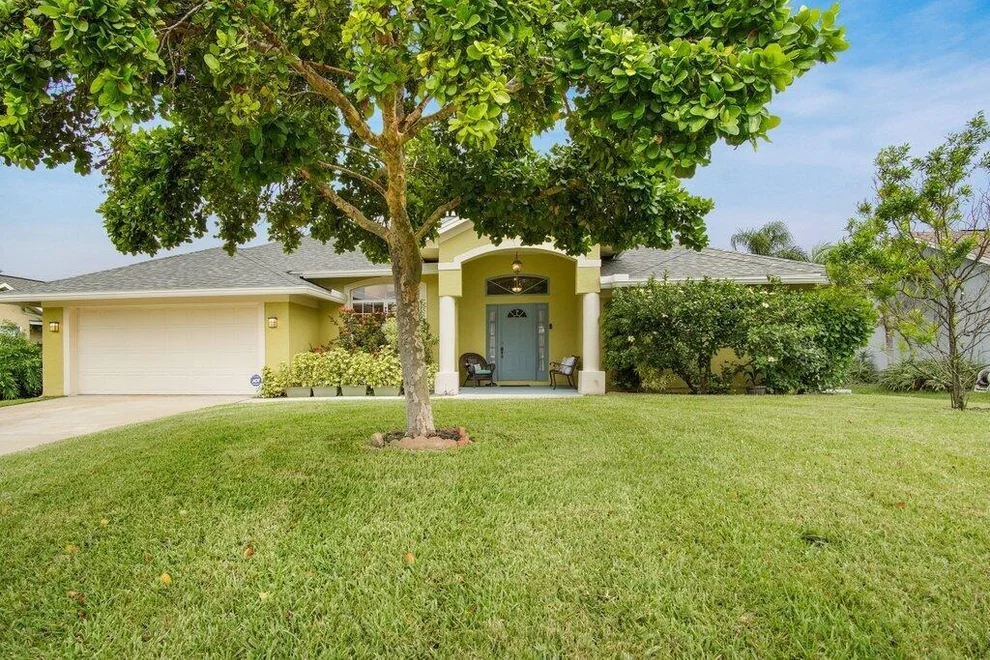 Unit for sale at 241 SW Dalton Circle, Port St Lucie, FL 34953