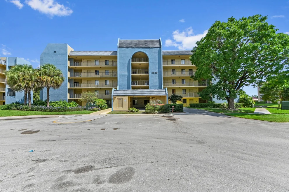 Unit for sale at 2828 Tennis Club Drive, West Palm Beach, FL 33417