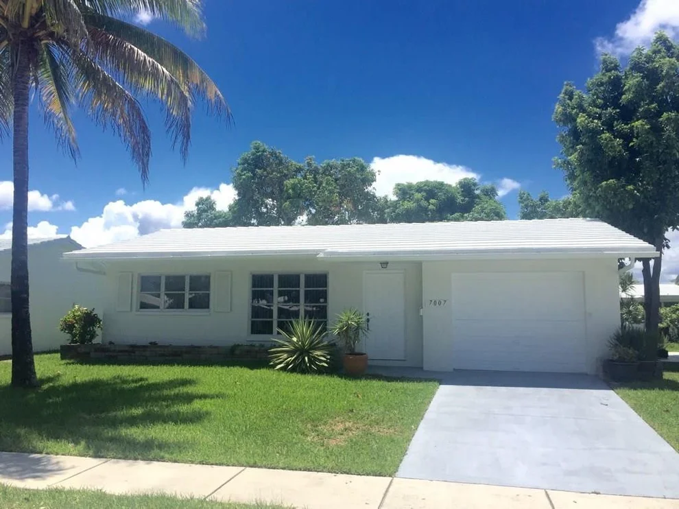 Unit for sale at 7007 NW 70th Avenue, Tamarac, FL 33321