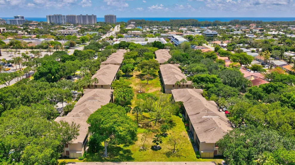 Unit for sale at 3939 NE 5th Avenue, Boca Raton, FL 33431
