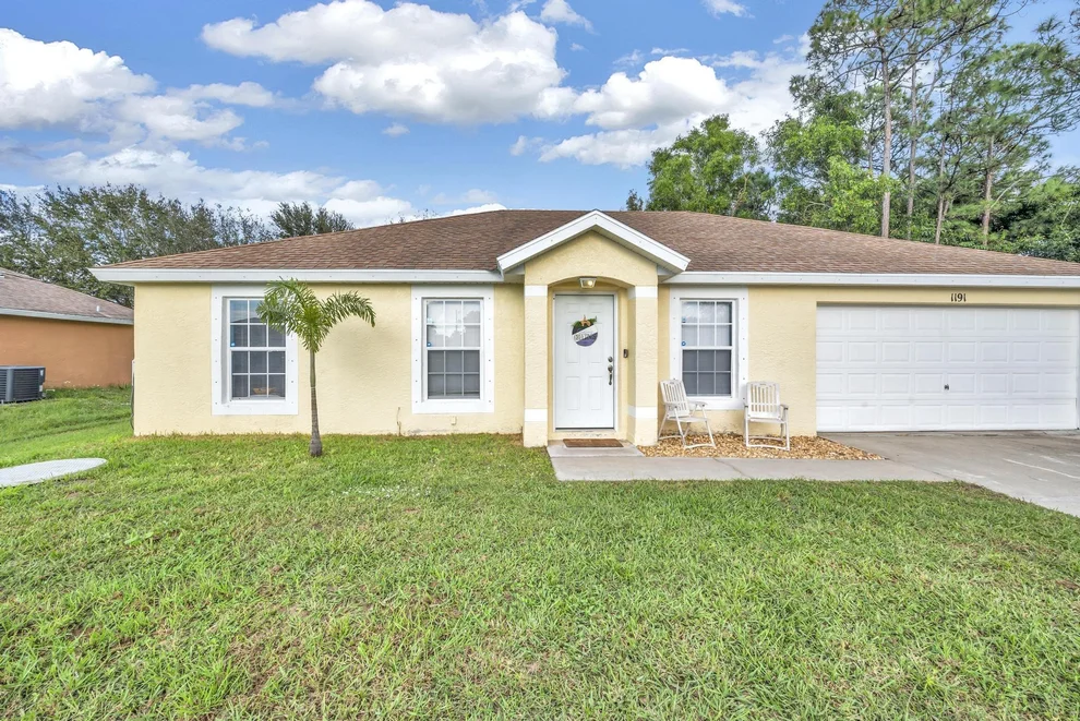Unit for sale at 1191 SE Puritan Lane, Port St Lucie, FL 34983