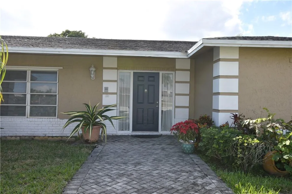 Unit for sale at 16694 Golfview Drive, Weston, FL 33326