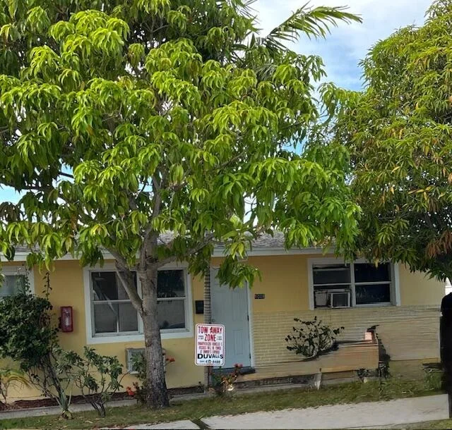 Unit for sale at 1008 N 6th Avenue, Lake Worth Beach, FL 33460