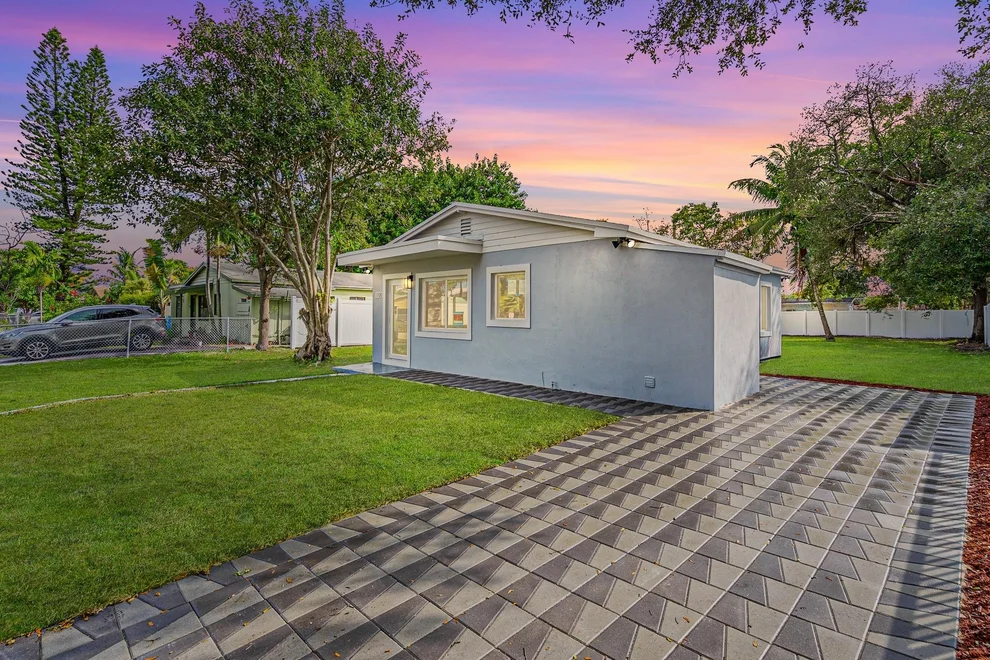 Unit for sale at 3920 SW 27th Street, West Park, FL 33023