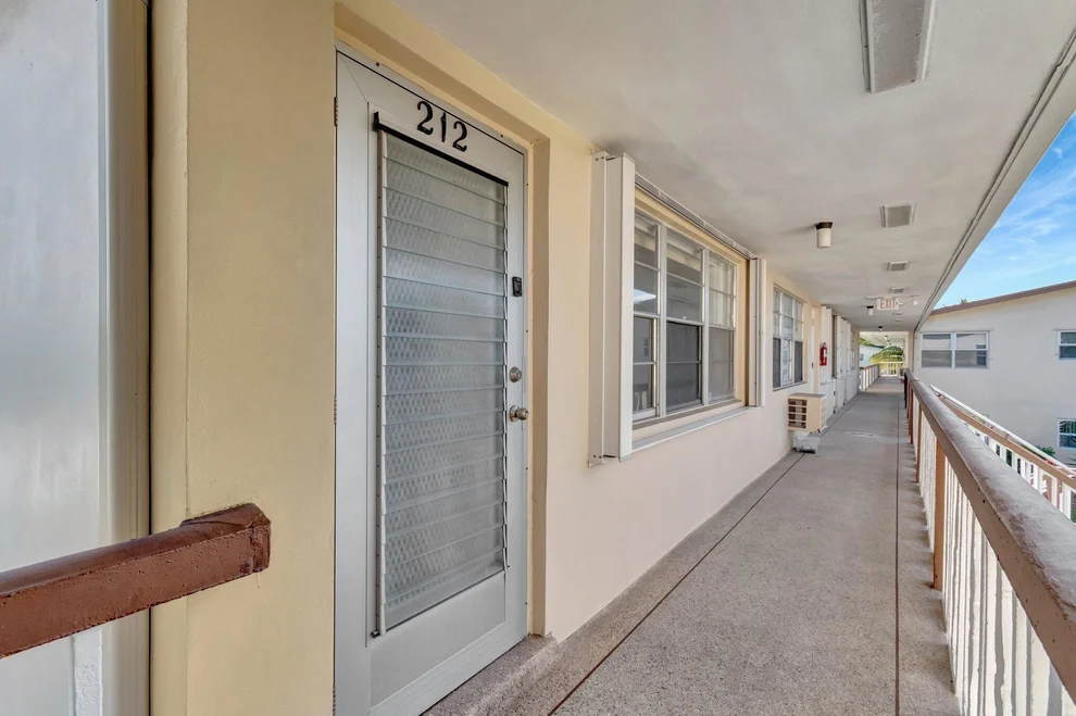 Unit for sale at 212 Easthampton I, West Palm Beach, FL 33417