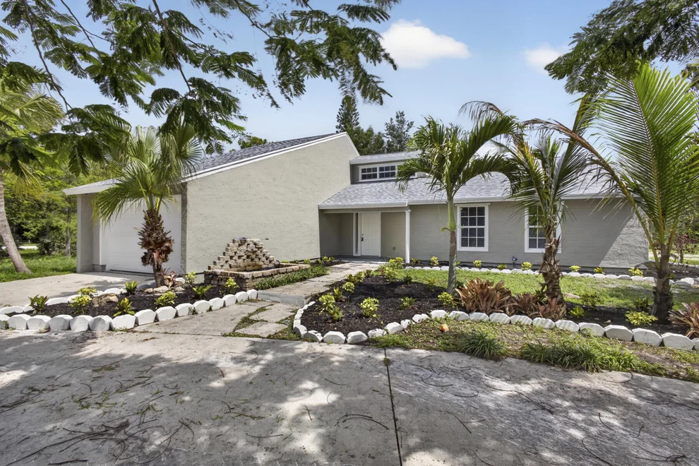 Unit for sale at 12691 N 40th St Street N, The Acreage, FL 33411