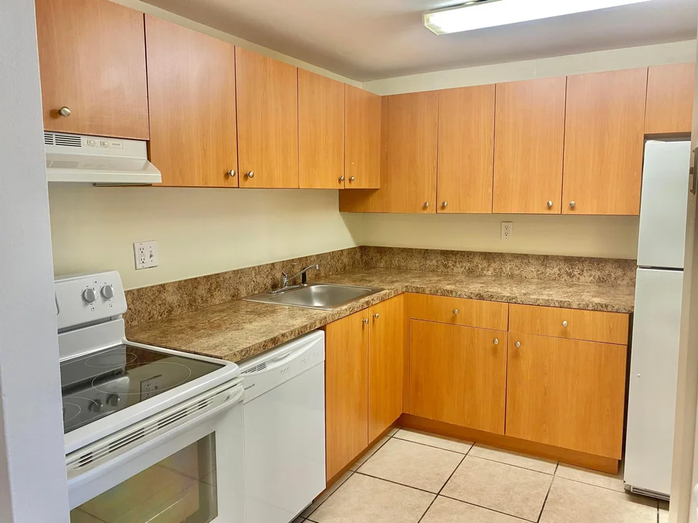 Unit for sale at 405 Executive Center Drive, West Palm Beach, FL 33401