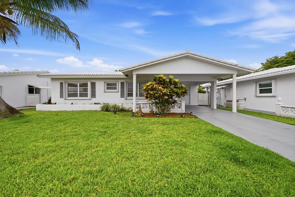 Unit for sale at 8410 NW 59th Place, Tamarac, FL 33321
