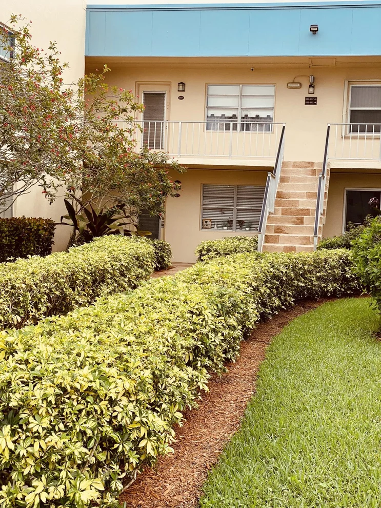 Unit for sale at 897 Flanders S, Delray Beach, FL 33484