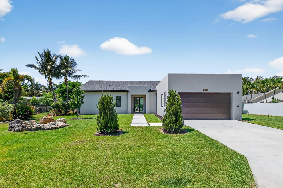 Unit for sale at 3920 Espan Court, Palm Springs, FL 33461