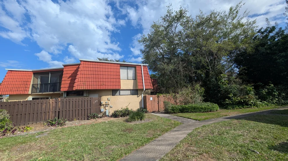 Unit for sale at 22970 Oxford Place, Boca Raton, FL 33433