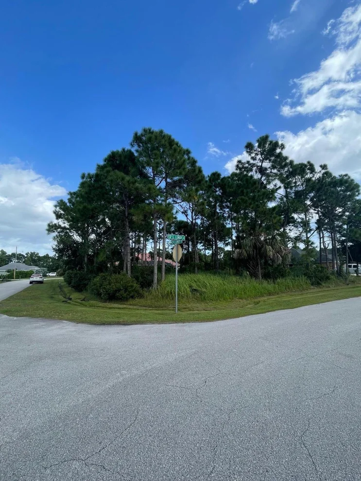Unit for sale at 5561 NW South Lundy Circle, Port St Lucie, FL 34986