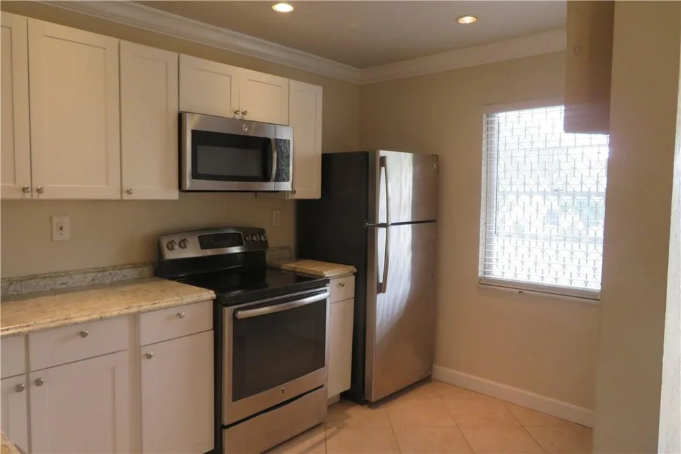 Unit for sale at 860 SE 6th Avenue, Deerfield Beach, FL 33441