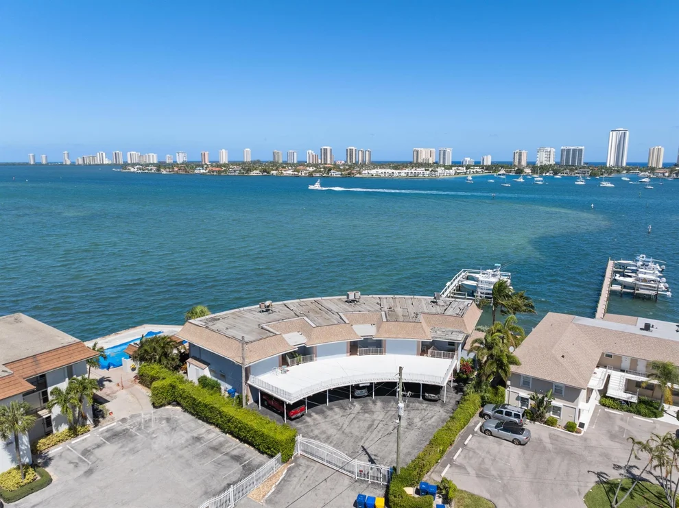 Unit for sale at 371 Wilma Circle, Riviera Beach, FL 33404
