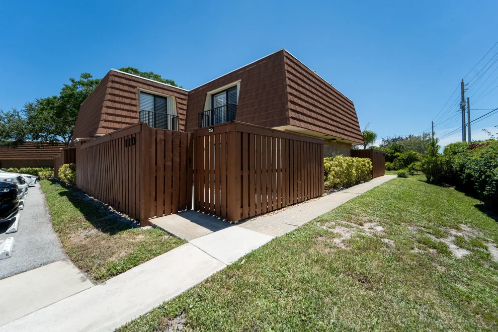 Unit for sale at 3900 County Line Road, Tequesta, FL 33469