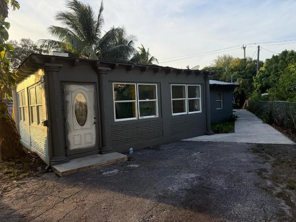 Unit for sale at 2739 Lincoln Street, Hollywood, FL 33020