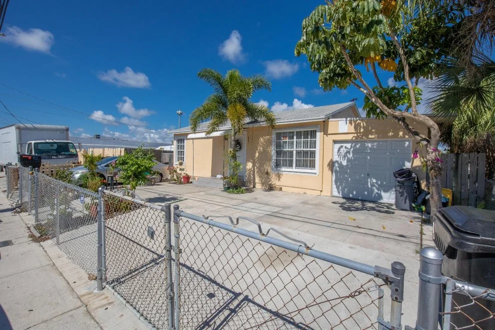 Unit for sale at 922 S Dixie Street, Lake Worth Beach, FL 33460