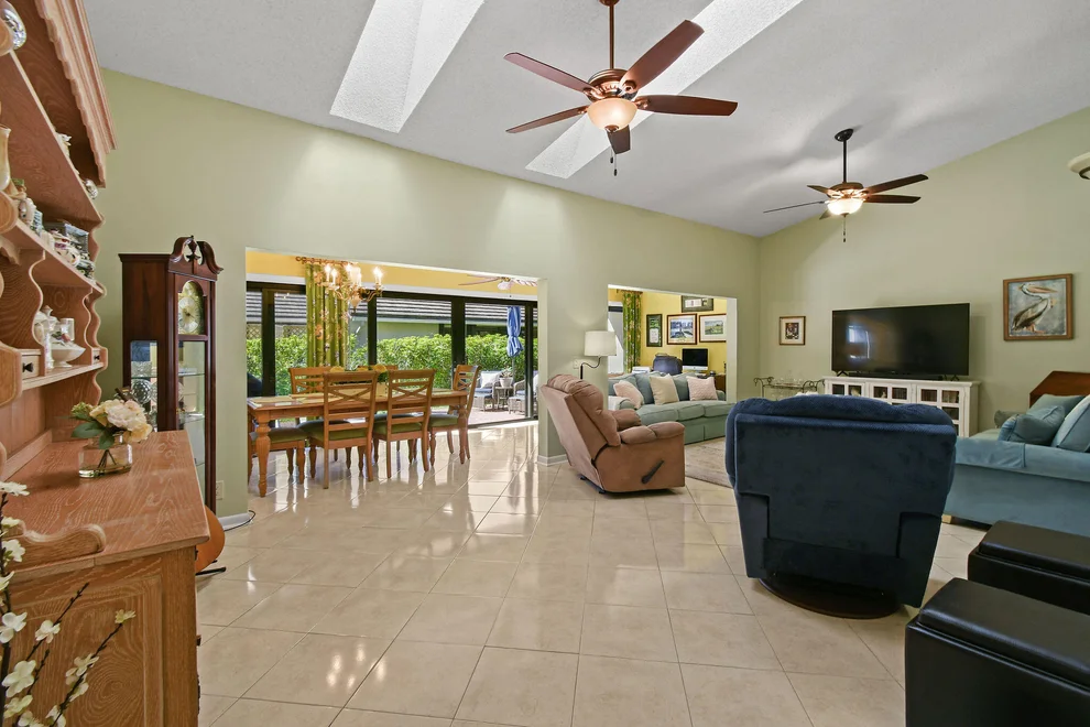 Unit for sale at 704 Kintyre Terrace, Palm Beach Gardens, FL 33418