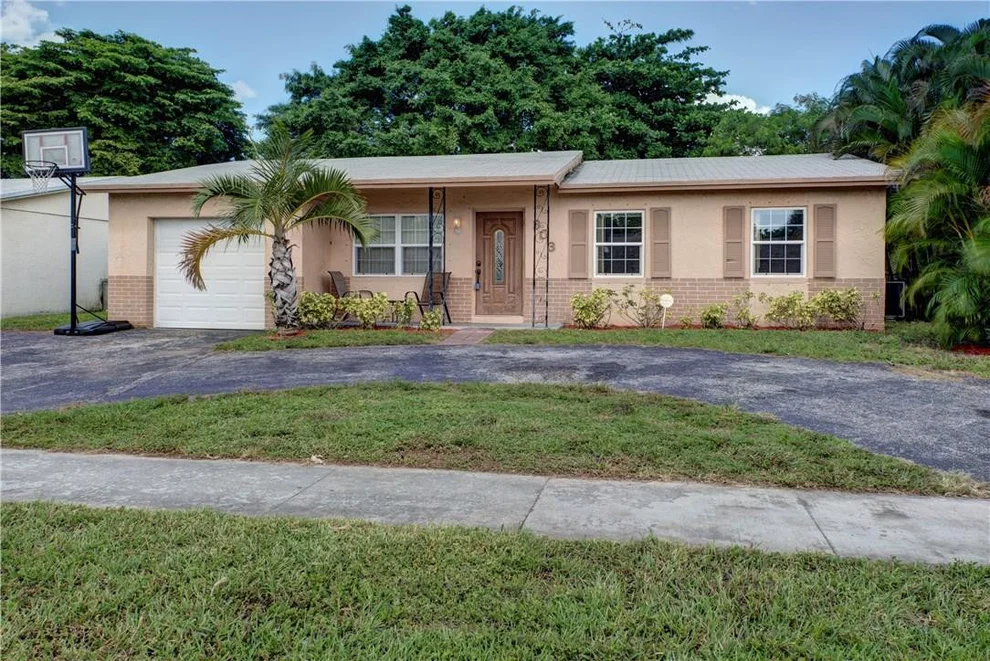 Unit for sale at 303 SW 78th Avenue, North Lauderdale, FL 33068