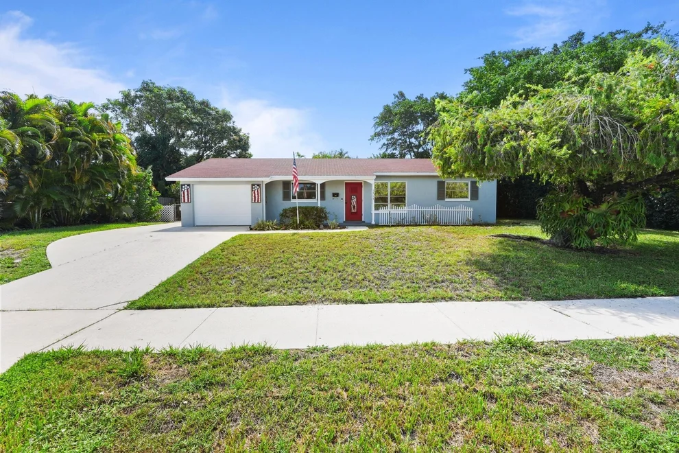 Unit for sale at 1515 CRESCENT Drive, Lake Park, FL 33403